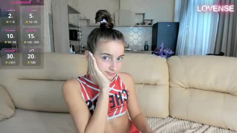 Snapshot of elizsweet chatting on 02.06.25 Eliz online show from 02.06.25