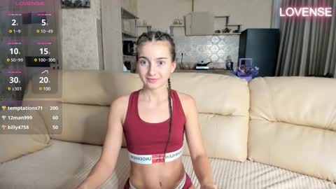 Snapshot of elizsweet chatting on 02.11.25 Eliz online show from 02.11.25