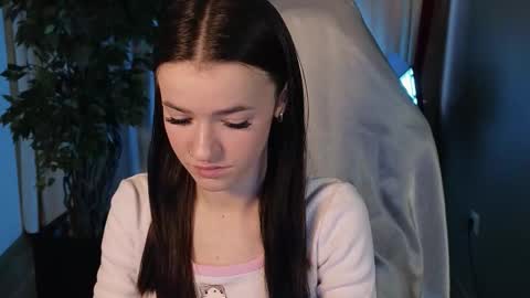 elizzza_ online show from 10.17.25