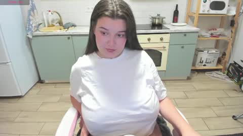 Snapshot of elkapulka chatting on 06.07.26 Lina online show from 06.07.26