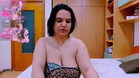 Ella  online show from 10.08.25