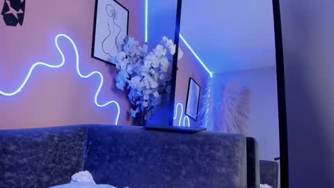 Ella online show from 11.21.25