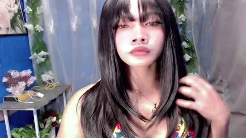 Snapshot of ella_fuma chatting on 10.27.25 Ella online show from 10.27.25