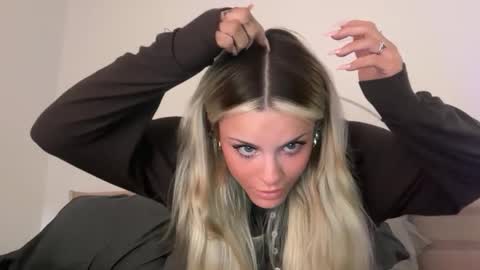 Ella online show from 02.04.26