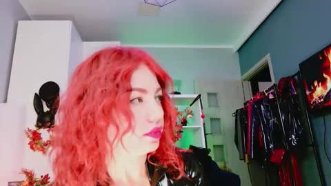 ella_kross online show from 10.04.25