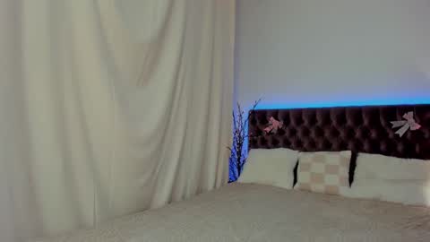 Ella Mayers online show from 02.14.25