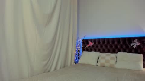 Ella Mayers online show from 02.16.25