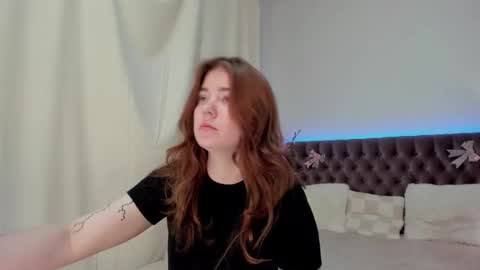Ella Mayers online show from 02.26.25