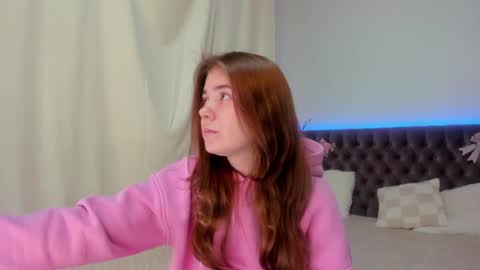 Ella Mayers online show from 03.02.25