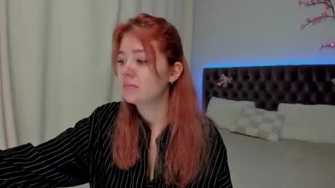 Ella Mayers online show from 09.18.25