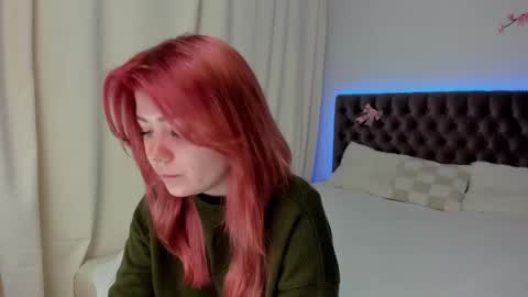 Ella Mayers online show from 09.28.25