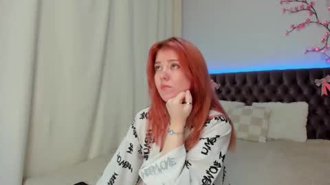 Ella Mayers online show from 10.09.25