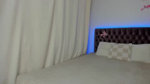 Ella Mayers online show from 10.19.25