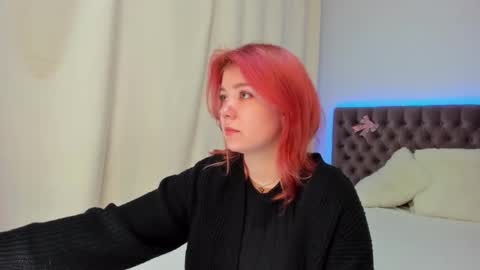 Ella Mayers online show from 10.26.25