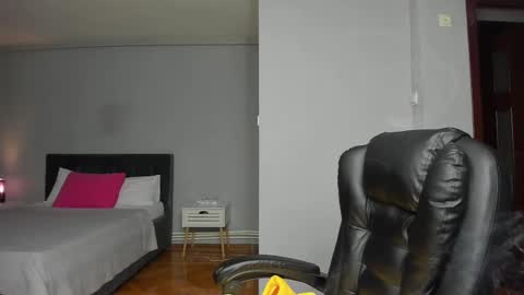 Ella online show from 11.20.25