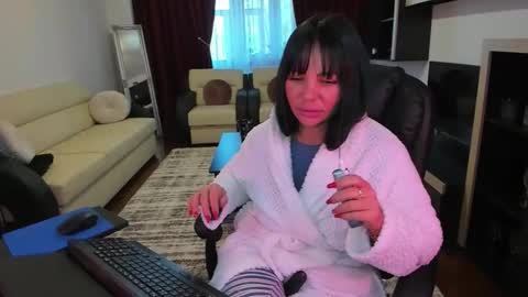 Ella online show from 03.12.26