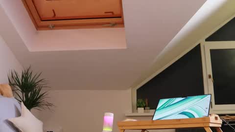 Ella online show from 03.02.25