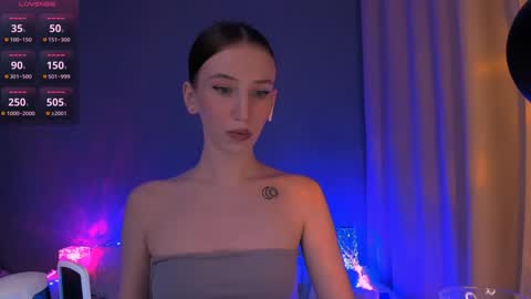 ellaamber online show from 12.16.24