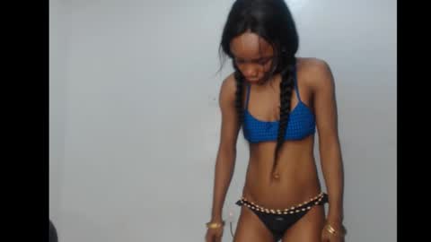 ella online show from 11.21.25