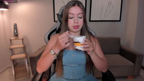 EllaClark online show from 01.17.25