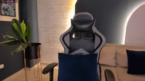 EllaClark online show from 01.19.25
