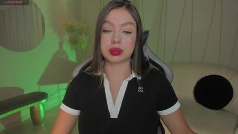 EllaClark online show from 03.06.25