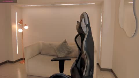 EllaClark online show from 09.17.25