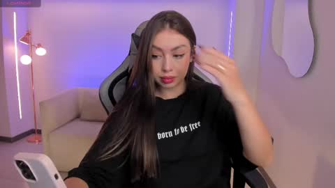 EllaClark online show from 09.18.25