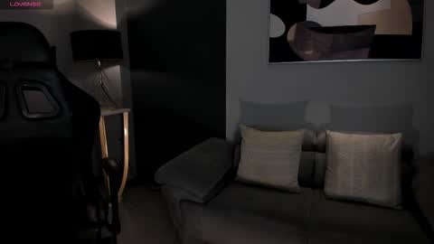 EllaClark online show from 10.11.25