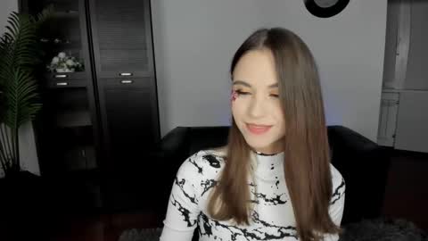 ellacurtis online show from 10.05.25