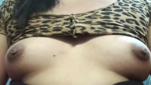 Snapshot of ellah_morena chatting on 01.18.25 Ellah online show from 01.18.25
