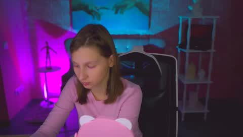 Ella online show from 11.11.25