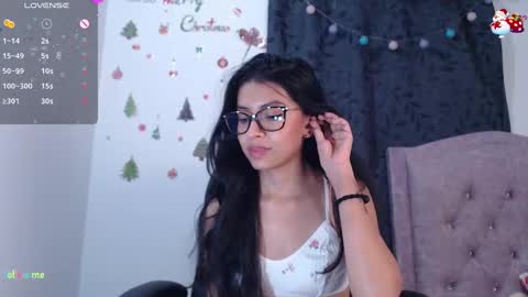 Snapshot of ellajonz chatting on 12.30.24 Ella Amoneth online show from 12.30.24