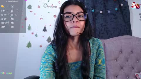 Snapshot of ellajonz chatting on 01.06.25 Ella Amoneth online show from 01.06.25