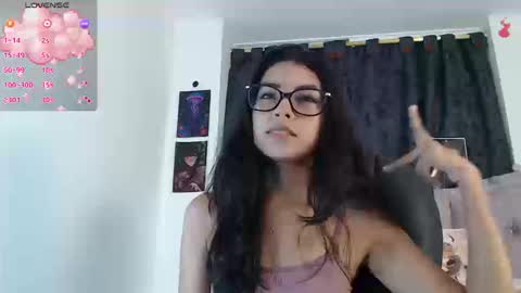 Snapshot of ellajonz chatting on 09.24.25 Ella Amoneth online show from 09.24.25