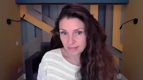 EllaLongs online show from 09.29.25