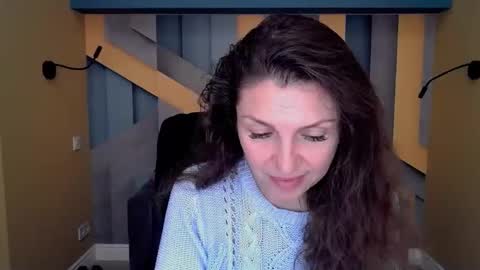 EllaLongs online show from 10.24.25