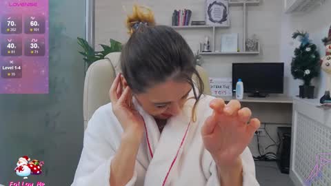 Snapshot of ellamilf chatting on 12.19.24 online show from 12.19.24