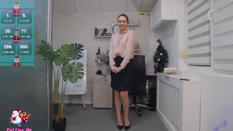 Snapshot of ellamilf chatting on 12.26.24 online show from 12.26.24
