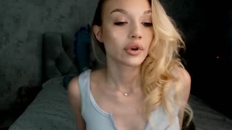 ellamilla online show from 06.26.26