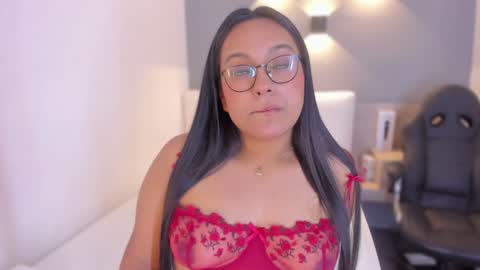 Ella online show from 01.03.25