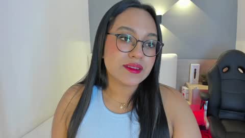 Ella online show from 01.04.25