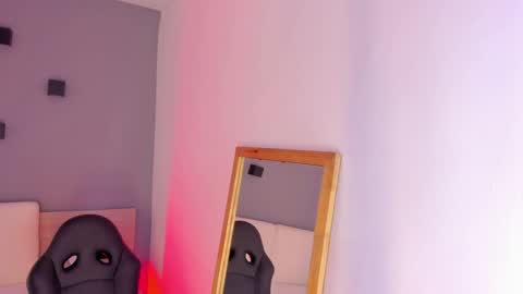 Ella online show from 01.05.25