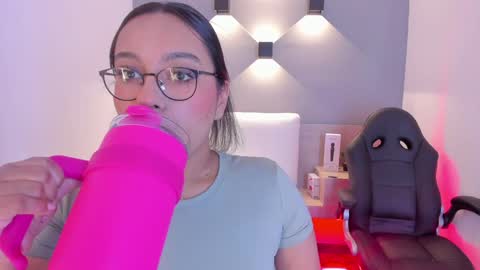 Ella online show from 01.08.25