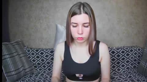 EllaNuar online show from 12.19.24