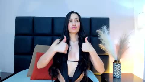 Ella VillaLuna online show from 12.23.25