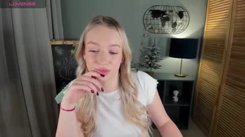 elldiana online show from 12.15.25