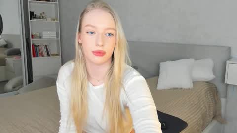 Snapshot of elldiana chatting on 03.01.26 elldiana online show from 03.01.26