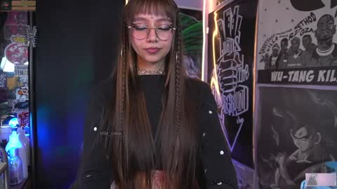 Snapshot of elle_uwu chatting on 12.20.24 follow me on instagram . online show from 12.20.24