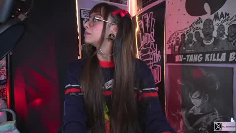 Snapshot of elle_uwu chatting on 12.27.24 follow me on instagram . online show from 12.27.24